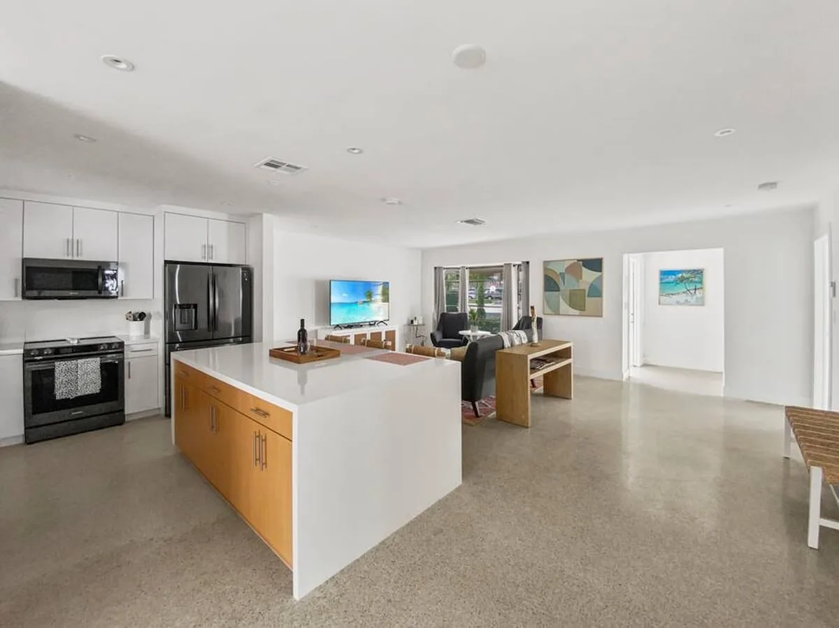 Charming Two Bedroom Retreat in Fort Lauderdale photo 4