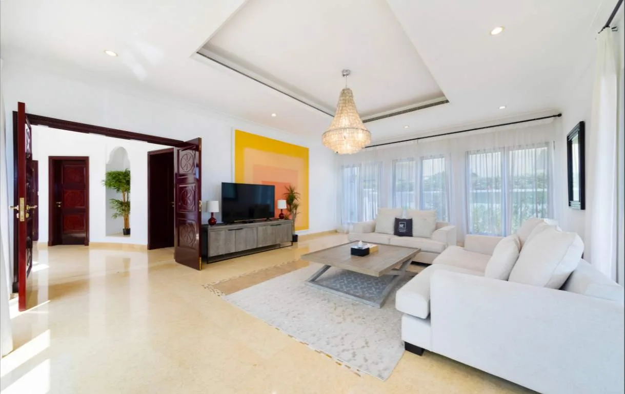 Luxury Beachfront Escape on The Palm photo 3