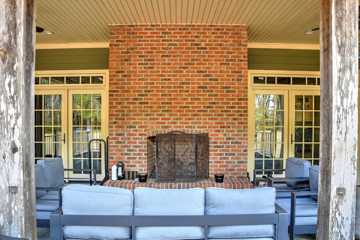 Modern Four Bedroom Retreat in Berrien County photo 3