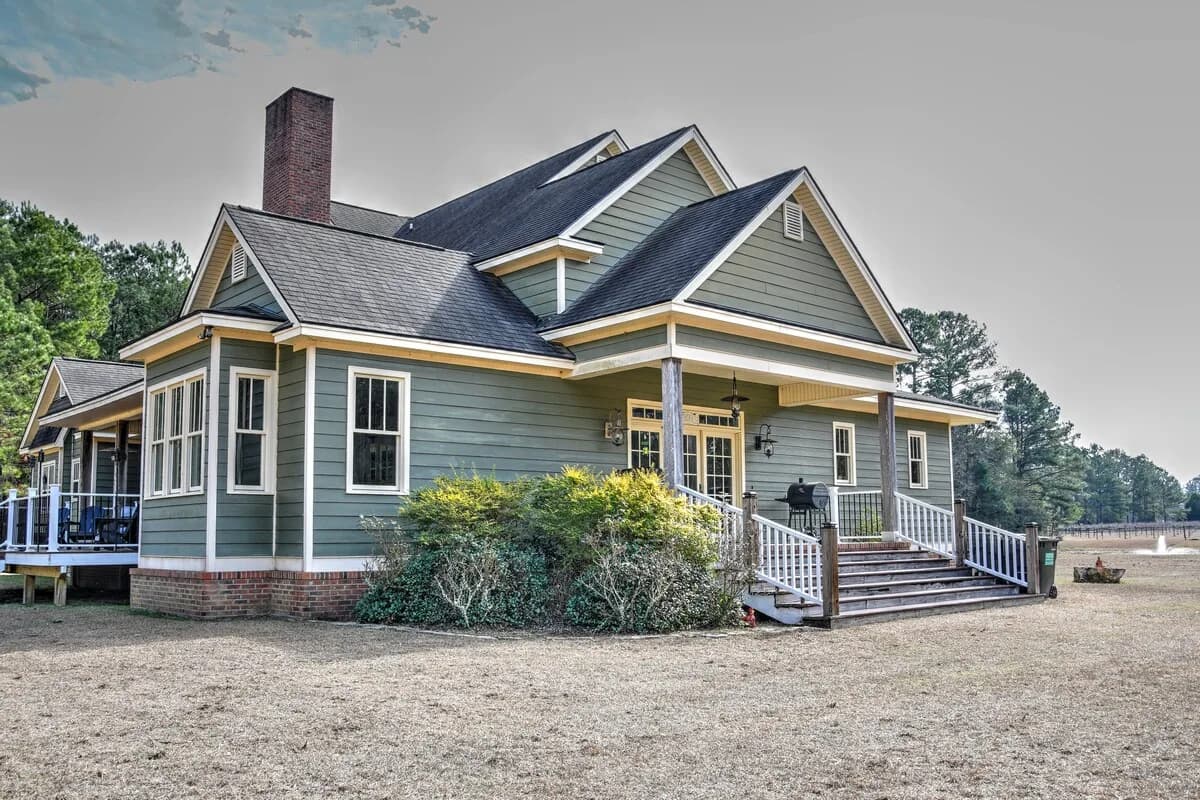 Modern Four Bedroom Retreat in Berrien County photo 4