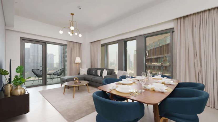 Stylish City Apartment With Iconic Outlook