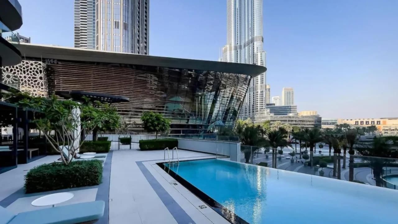 Grand City Apartment Overlooking Burj Khalifa photo 3