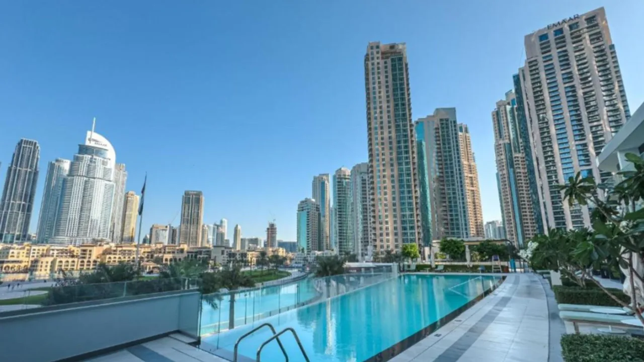 Grand City Apartment Overlooking Burj Khalifa photo 4