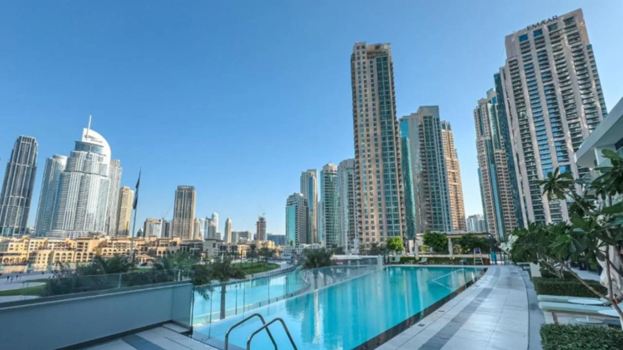 Sophisticated City Apartment With Burj Views photo 4