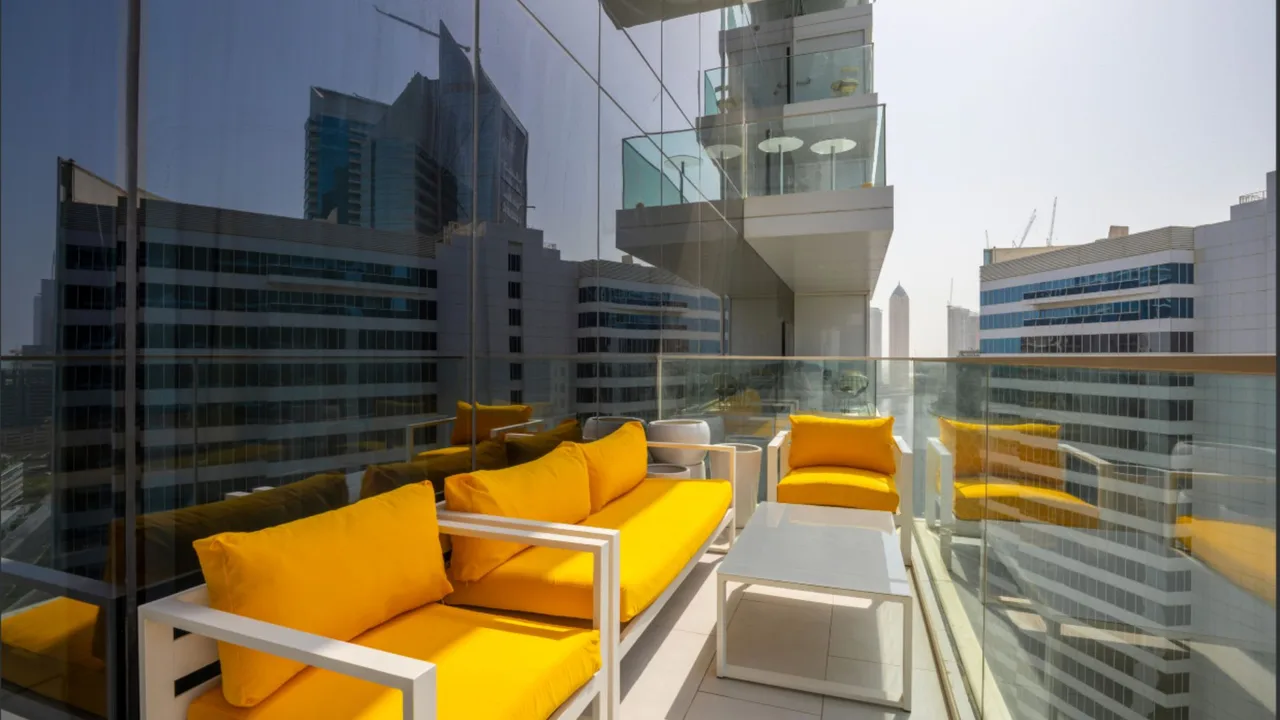 Bright Apartment With Iconic Views photo 3