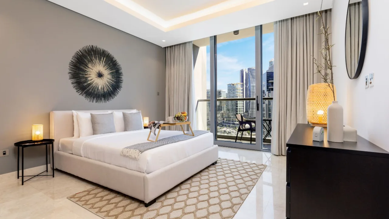 Spacious Balcony Apartment With Canal Views photo 2
