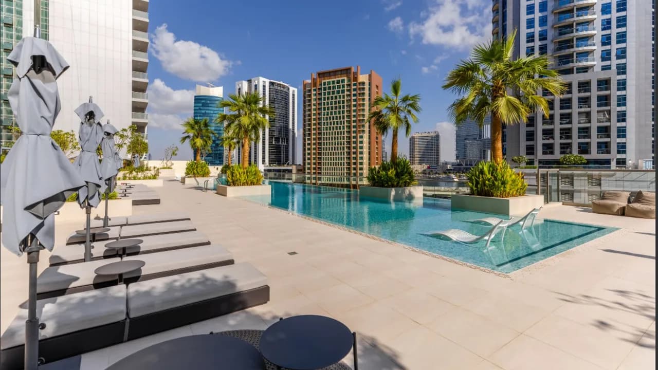 Contemporary Two-Level Urban Retreat photo 3