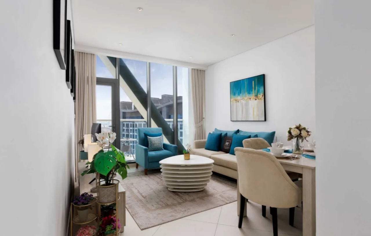 Stylish Palm Residence With Pool photo 2