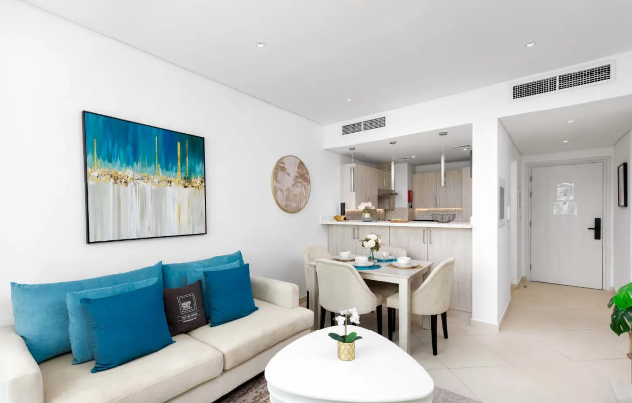 Stylish Palm Residence With Pool photo 4