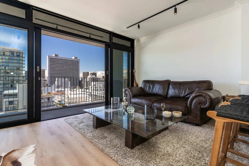 City Views, Shared Gym, Cape Town -York Cityscape Apt