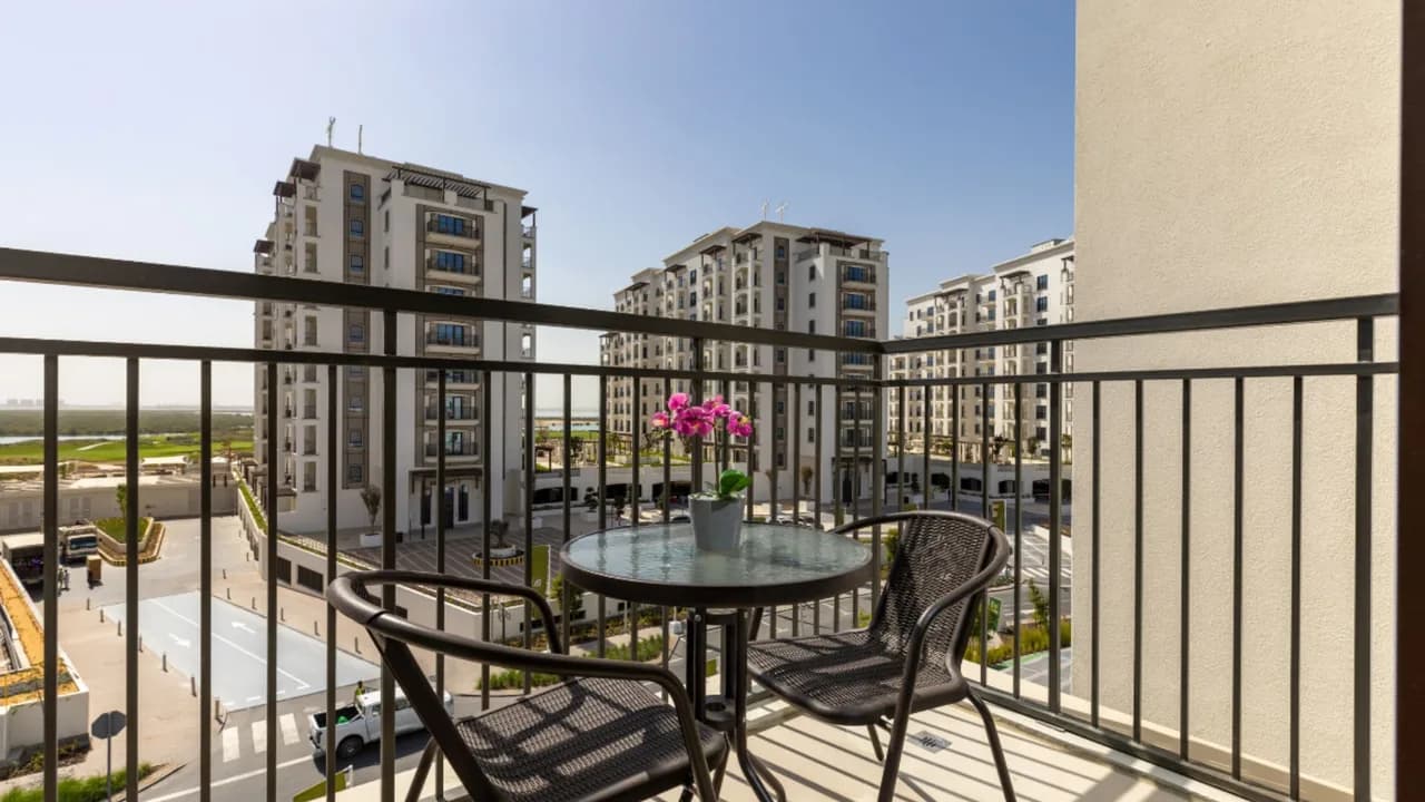 Bright Yas Island Canal View Apartment photo 3