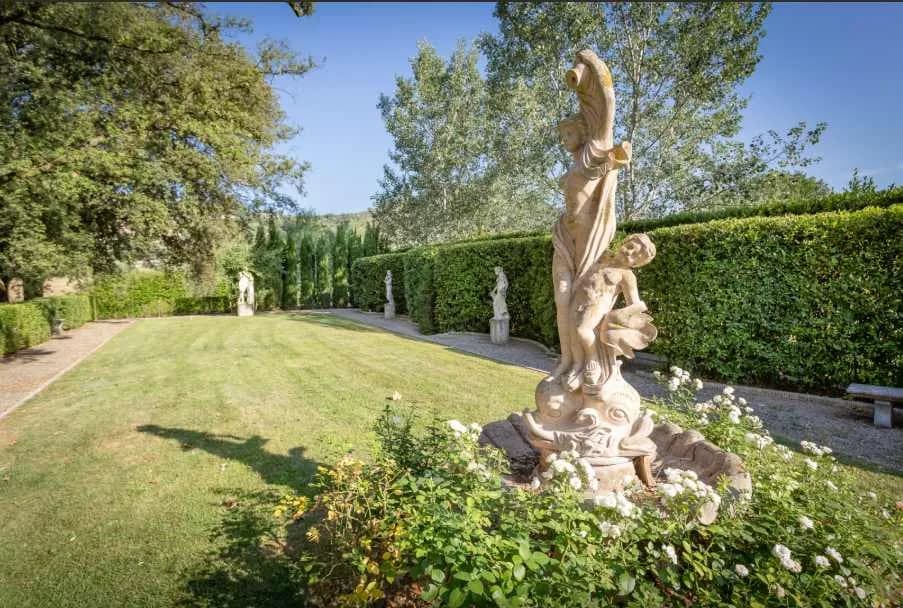Medici Hills Grand Tuscan Estate photo 3