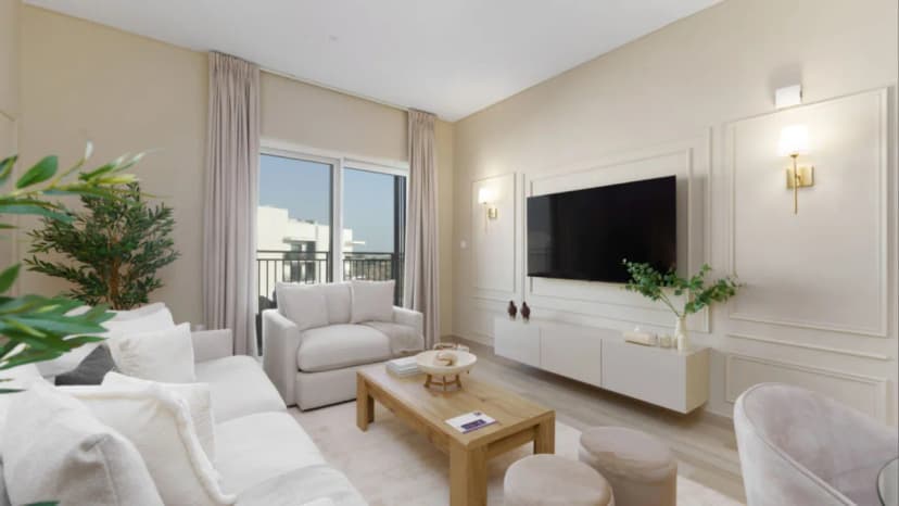 Canal-View Apartment in Abu Dhabi