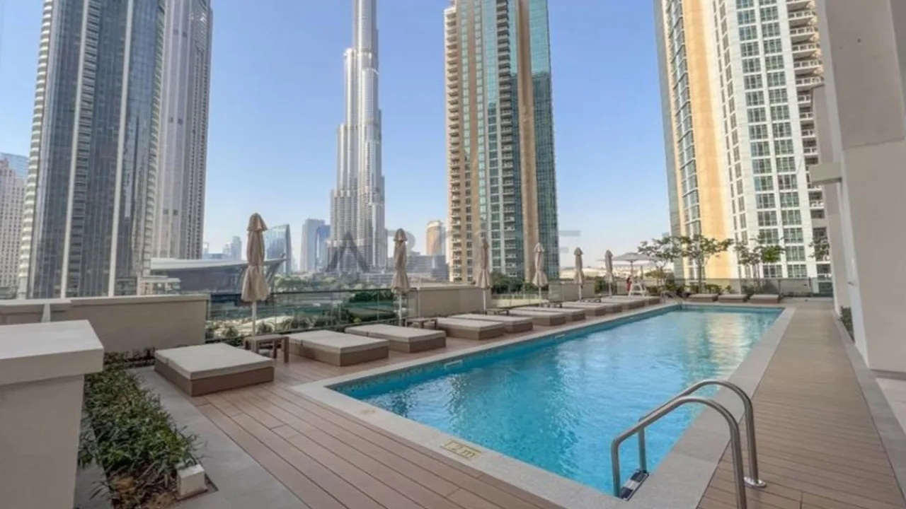 Elegant Apartment Overlooking Burj Khalifa photo 3