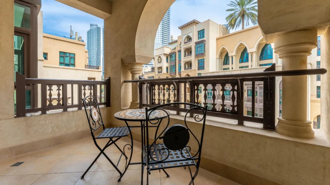 Elegant Central Retreat Near Mall photo 4