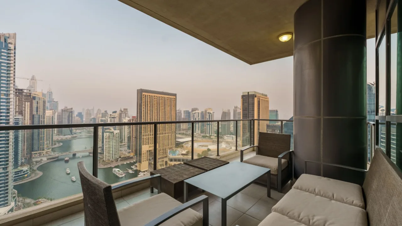 Stunning Waterfront Retreat With Marina Views photo 3