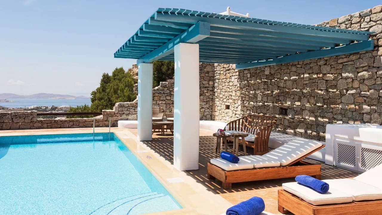 Romantic Retreat With Infinity Pool Views photo 5