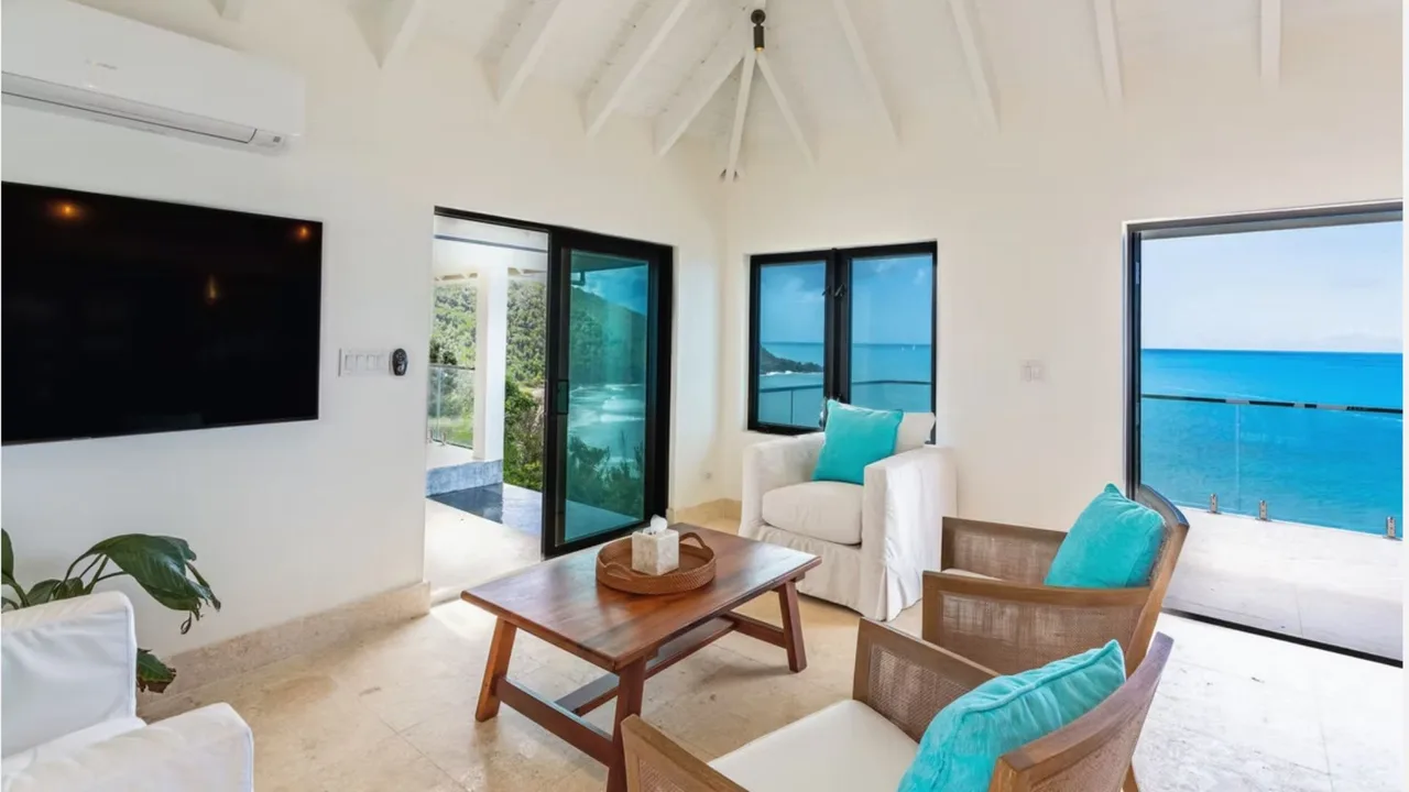 Oceanfront Style Villa With Private Gardens photo 2