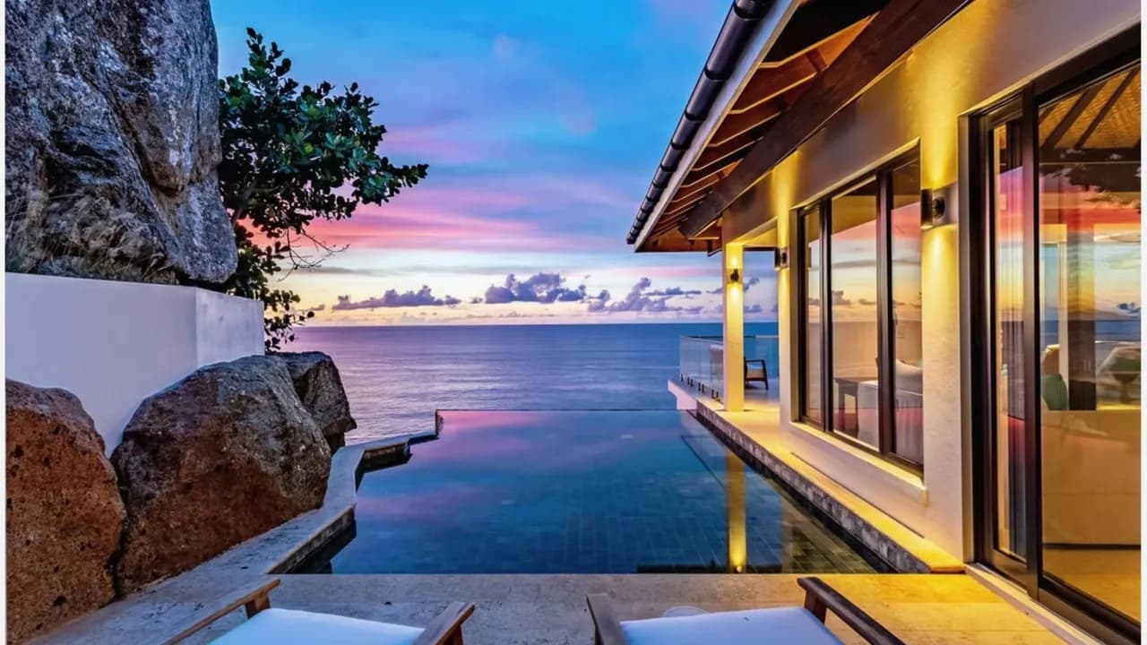 Stylish Villa with Landscaped Gardens and Views photo 5