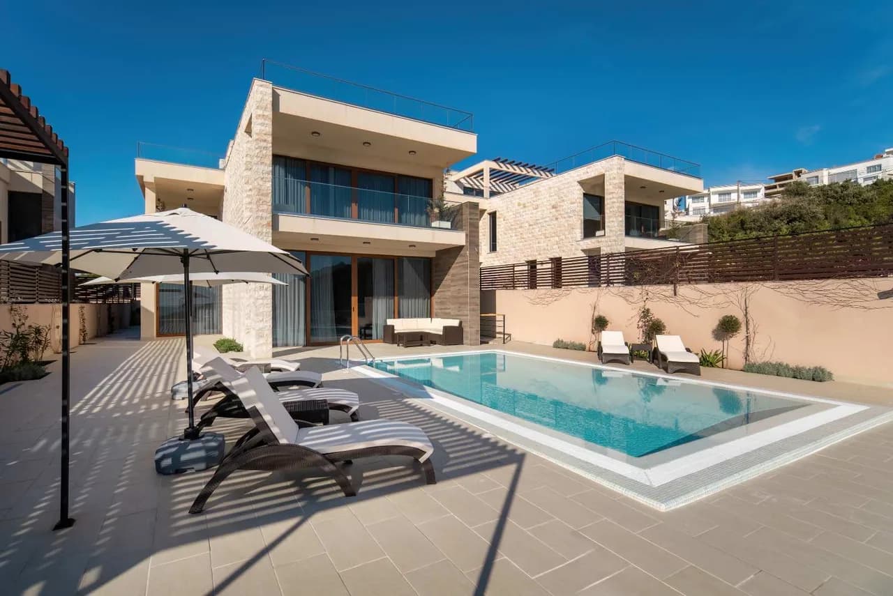 Luxury Villa With Panoramic Terrace Views