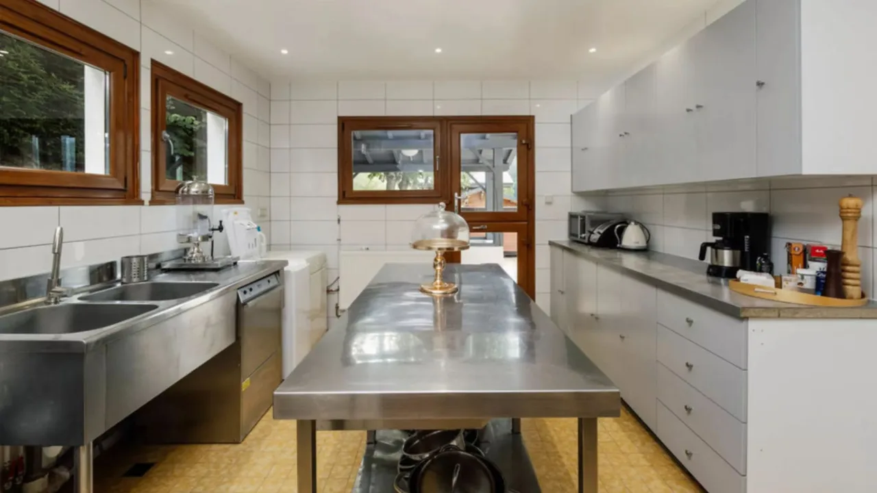 Spacious Chalet Near Morzine Ski Area photo 3