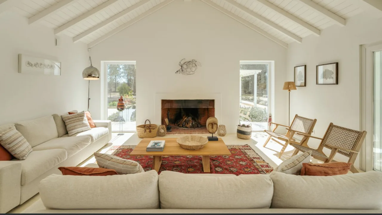 Elegant Forest Escape With Outdoor Terraces photo 2