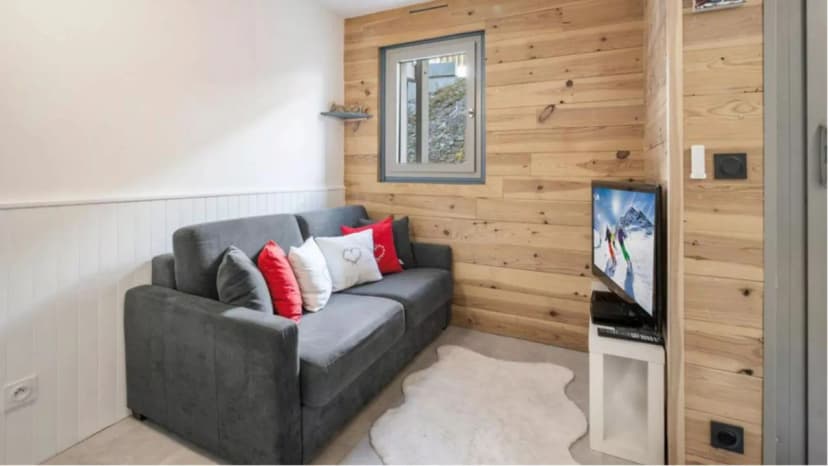 Cozy Ski Apartment With Mountain Charm