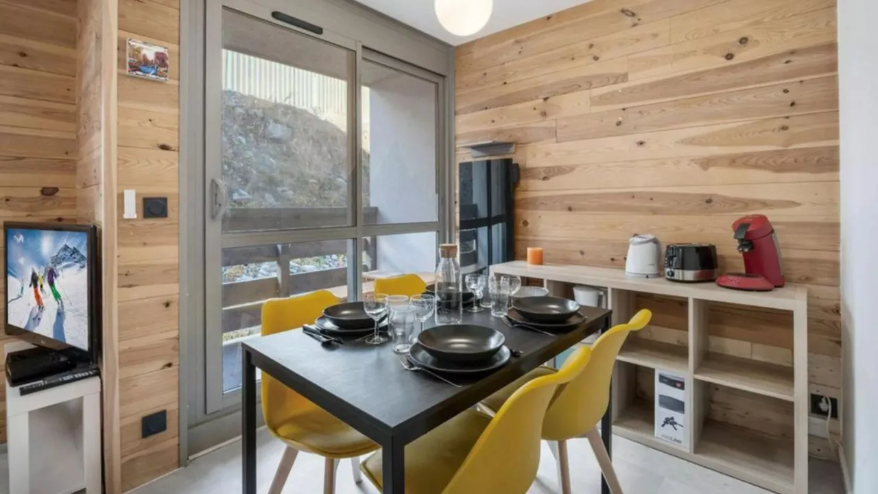 Cozy Ski Apartment With Mountain Charm photo 5