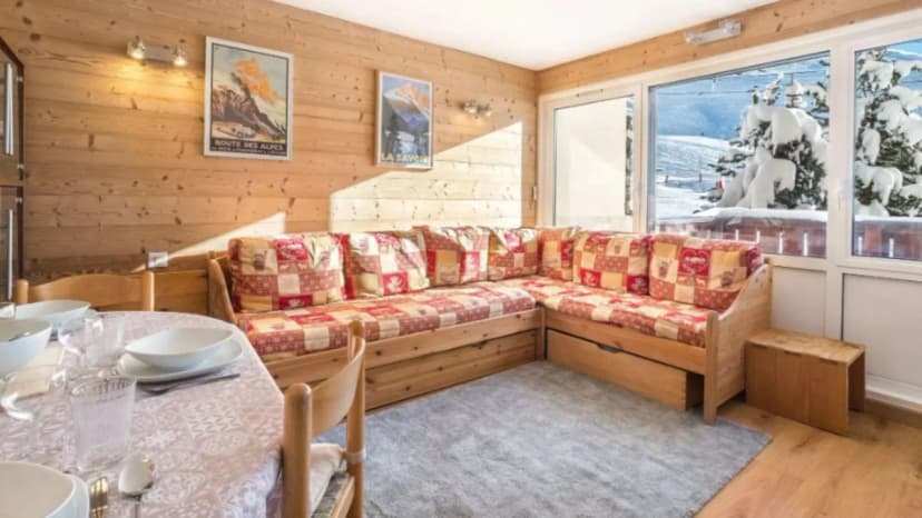 Cozy Ski Apartment Near Lift Access