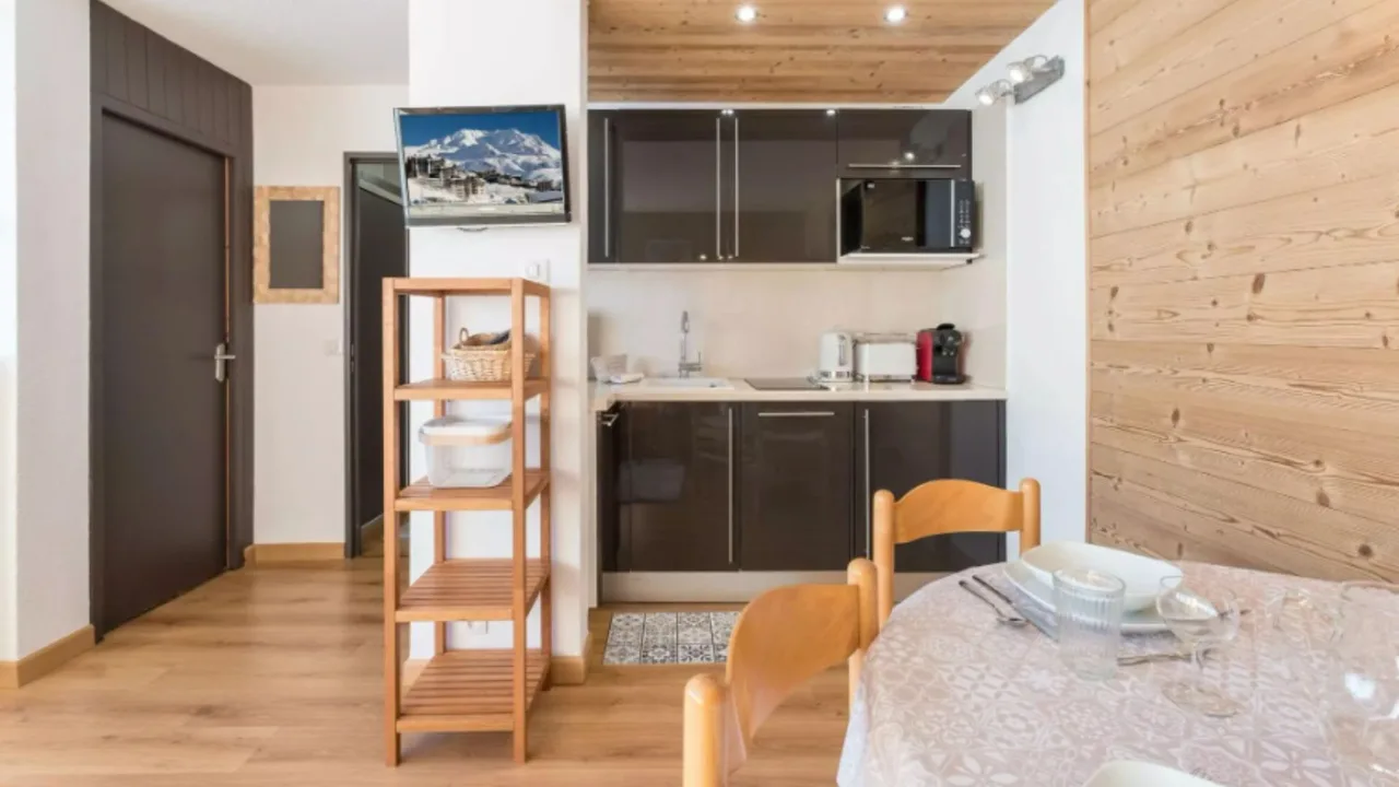 Cozy Ski Apartment Near Lift Access photo 4