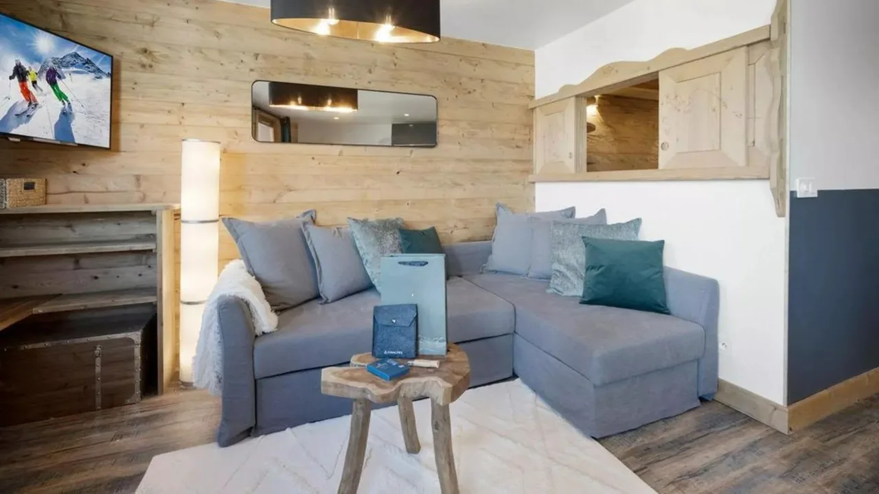 Ski Apartment With Mountain View Balcony