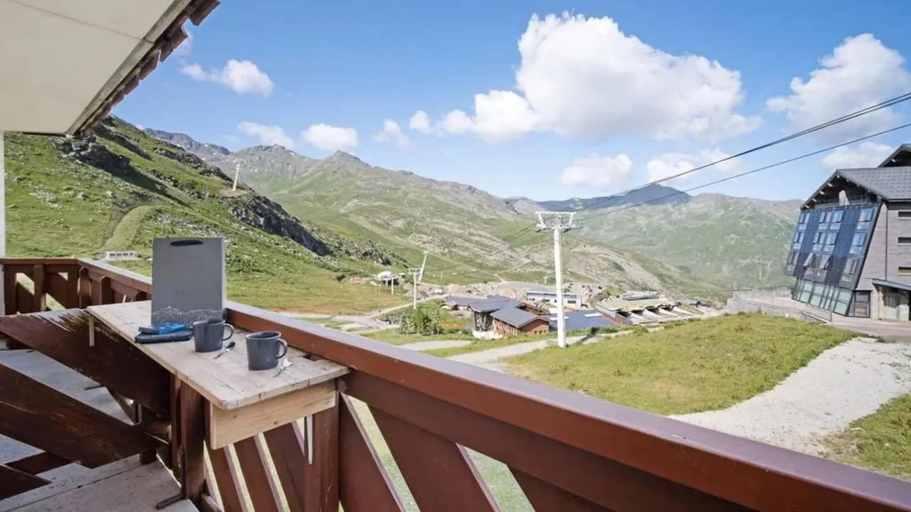 Ski Apartment With Mountain View Balcony photo 3