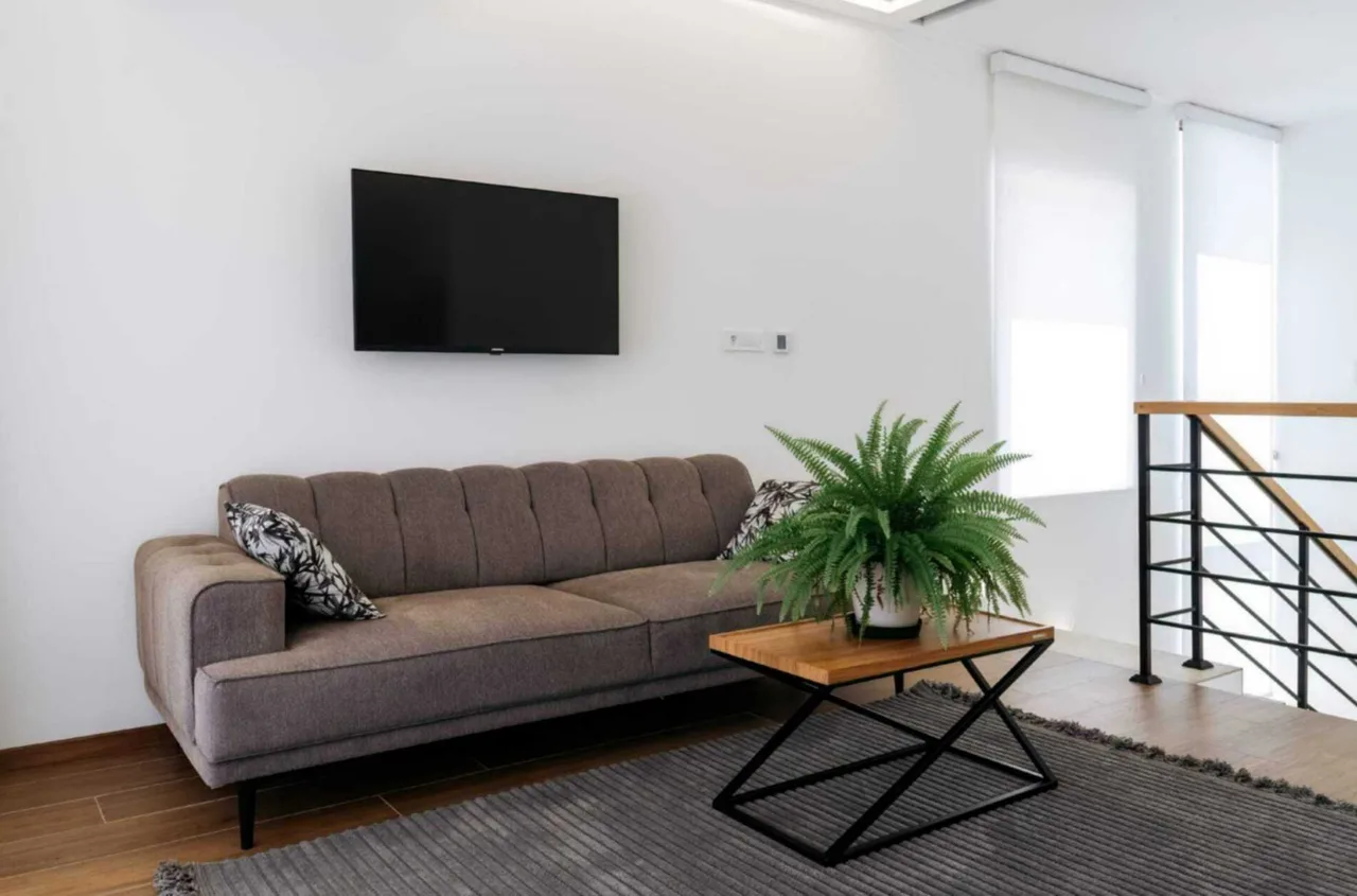 Modern Four-Bedroom Villa With Outdoor Living photo 2