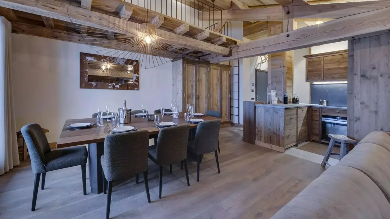 Stylish Mountain Apartment With Scenic Views photo 4