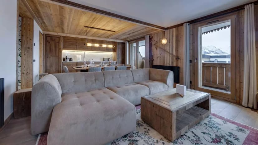 Comfortable Ski Apartment With Scenic Views
