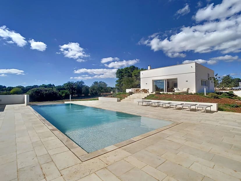 Panoramic Valley Estate Retreat