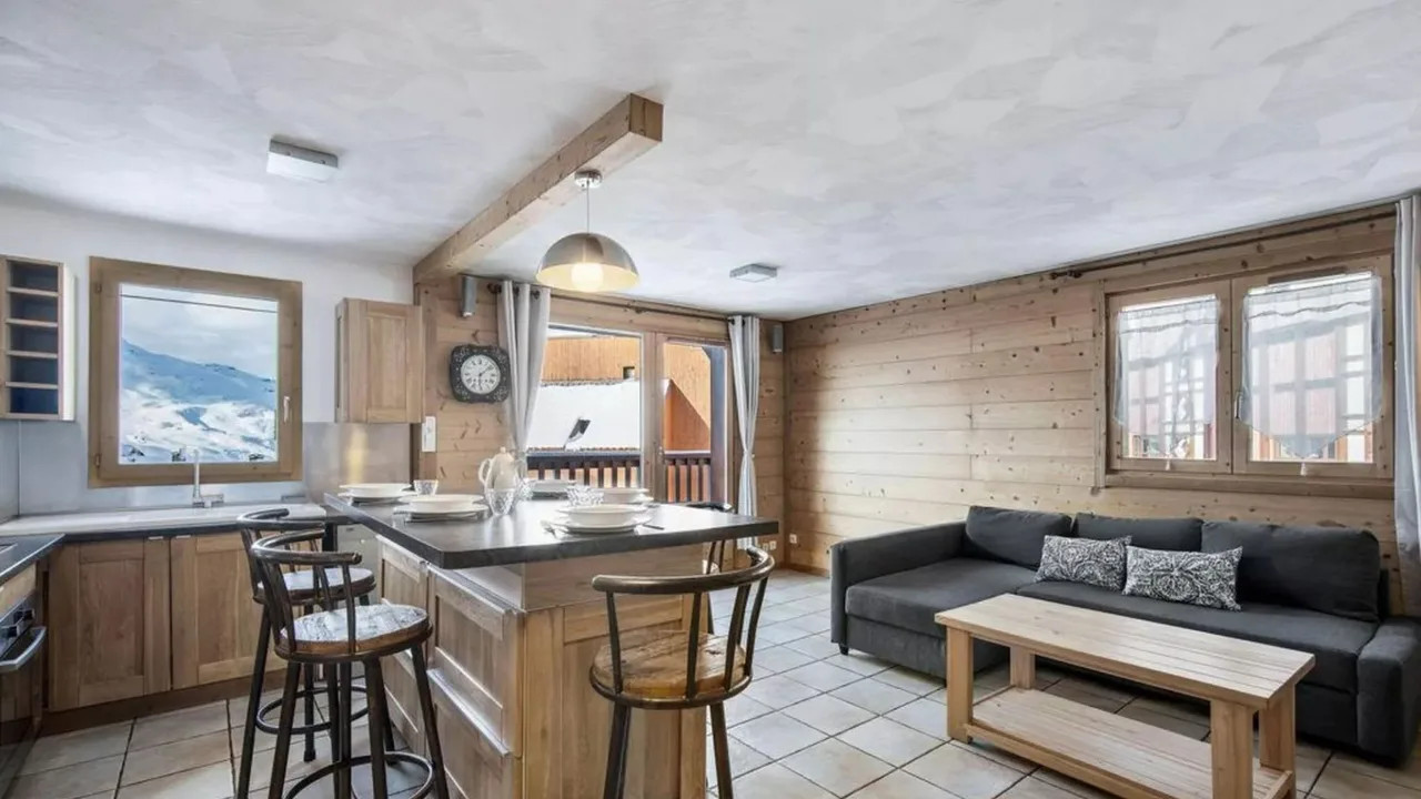 Bright Mountain Apartment With Balcony Views photo 4
