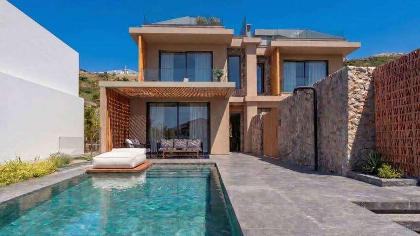 Elegant Beachfront Villa With Pool and Views