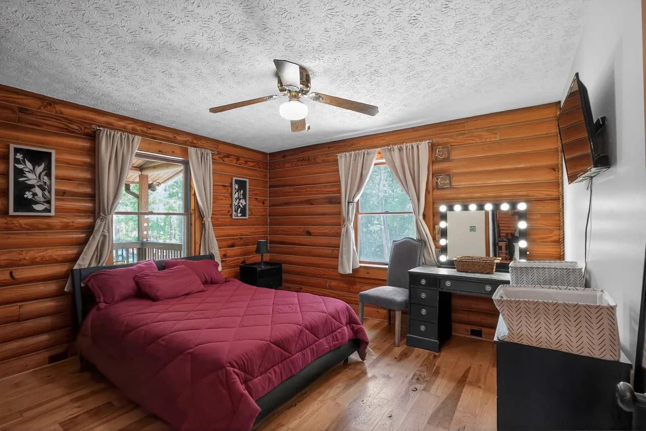 Scenic Mountain Cabin in Stonecrest, Georgia photo 3