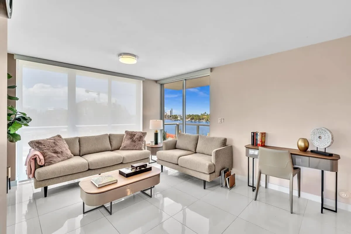 Waterfront Rooftop Pool Condo in Miami Beach photo 5