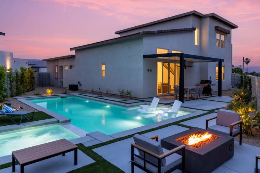 Luxury Desert 4BR Pool & Spa Retreat