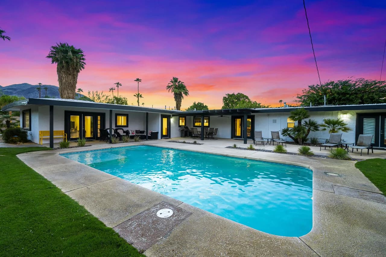 Mountain View Pool House in Palm Springs