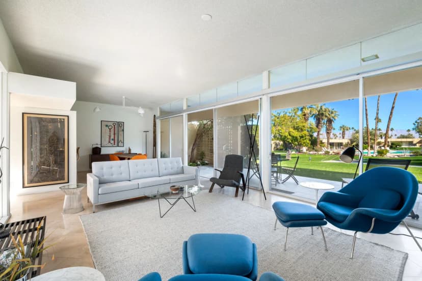 Mid-Mod Krisel Getaway Walkable on El Paseo