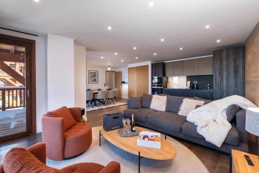 Cozy Alpine Apartment With Peak Views