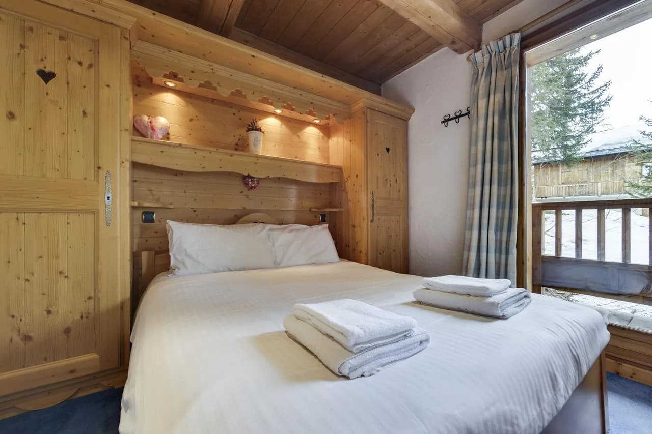 Alpine Chalet With Large Living Space photo 3