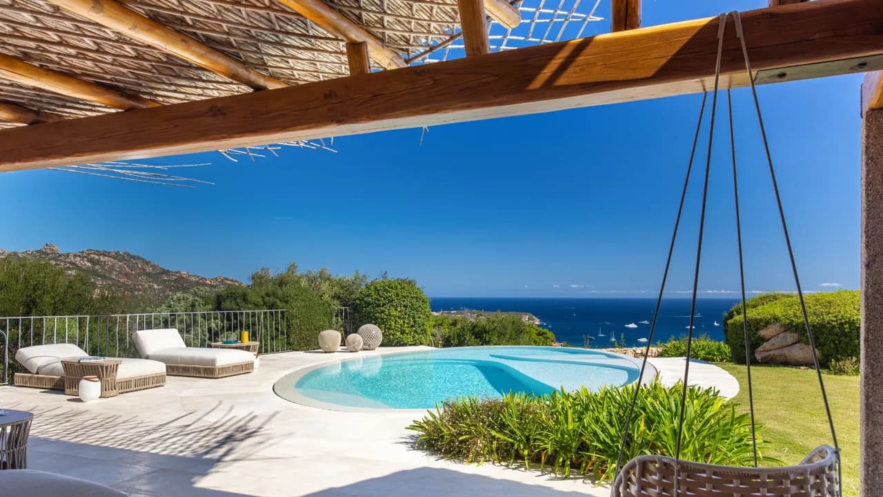 Coastal Living With Pool and Terraces photo 4