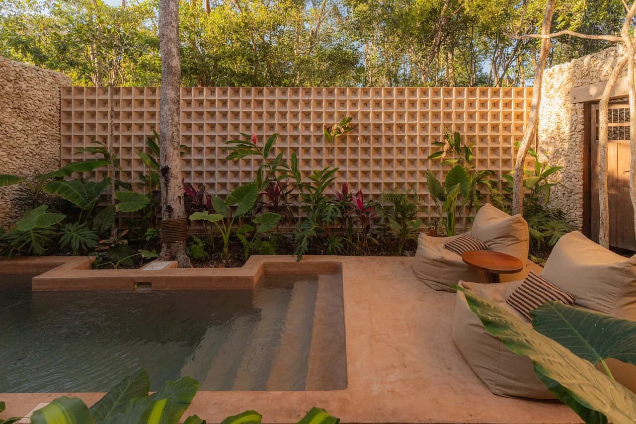 Tropical Oasis with Two Pools in Felipe Carrillo Puerto photo 3