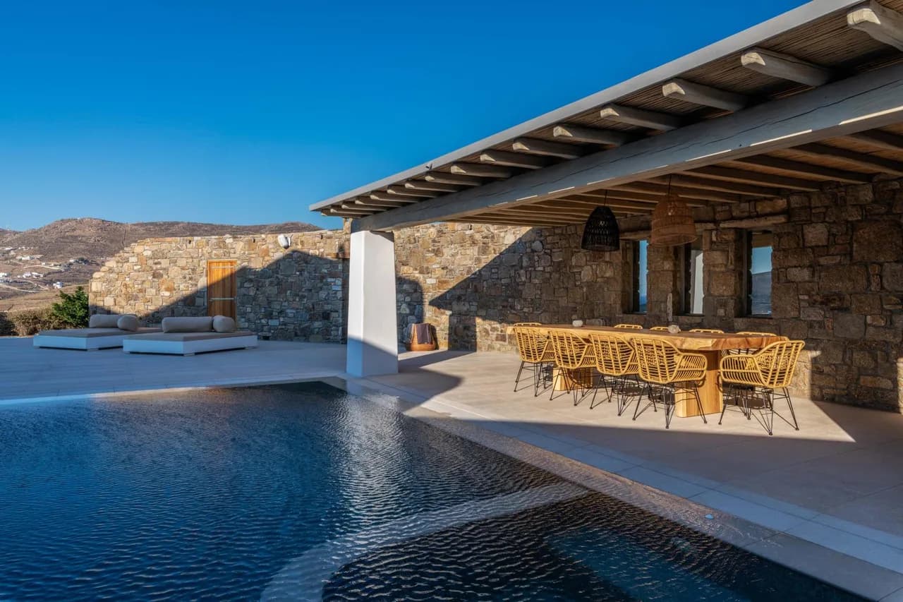 Bright Villa With Balcony Sea Views photo 4