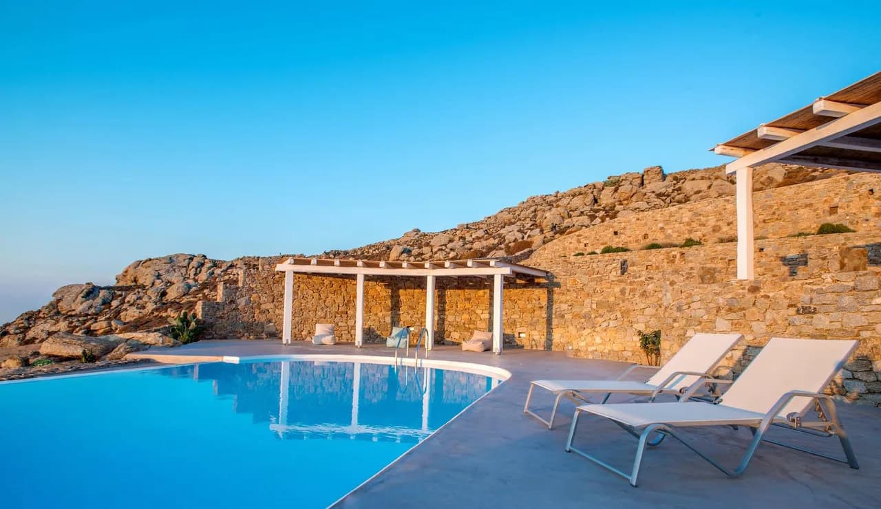 Family Villa With Infinity Pool and Views photo 4