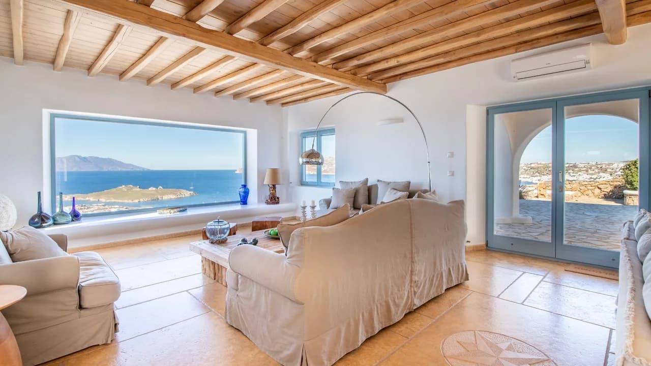 Luxury Villa Ideal for Group Holidays photo 2